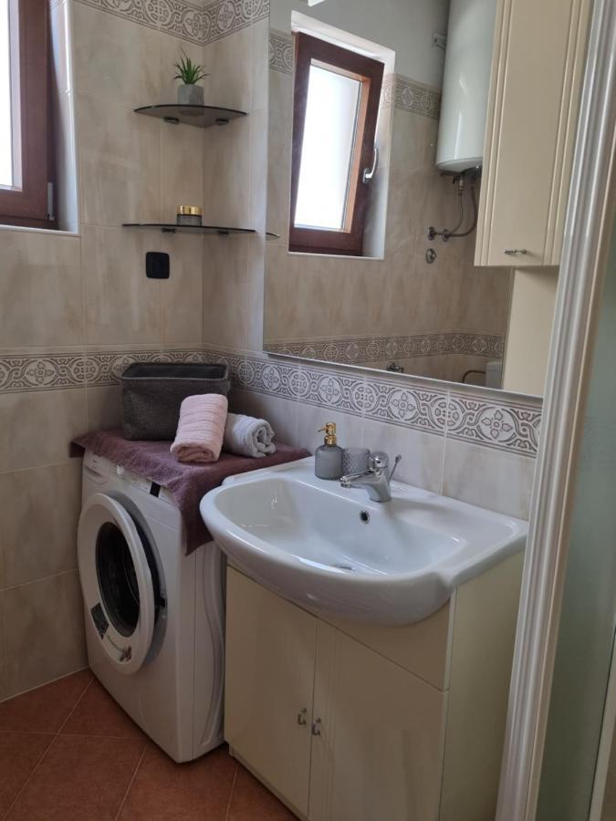 N&G Apartments Ρόβινι Εξωτερικό φωτογραφία
