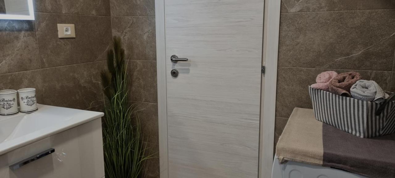 N&G Apartments Ρόβινι Εξωτερικό φωτογραφία