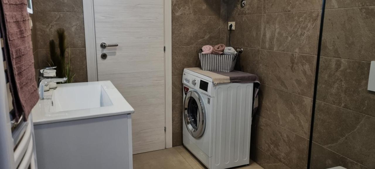 N&G Apartments Ρόβινι Εξωτερικό φωτογραφία
